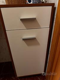 Mobile porta biancheria