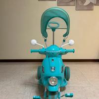 Triciclo 2 in uno ,vespa con luci e suoni