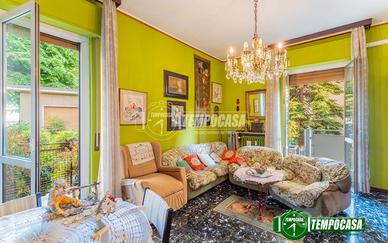 TRILOCALE CON BALCONE