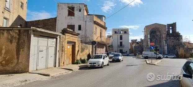 Castelvetrano intero stabile Piazza San Giuseppe