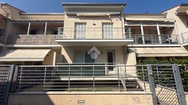 4 LOCALI A CARRARA