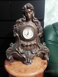 STATUA DONNA IN GESSO CON OROLOGIO