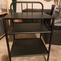 Tavolino Ikea in metallo nero con ruote