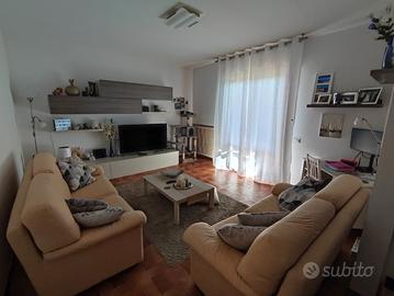 Appartamento 5 vani, garage e mansarda a Staffoli