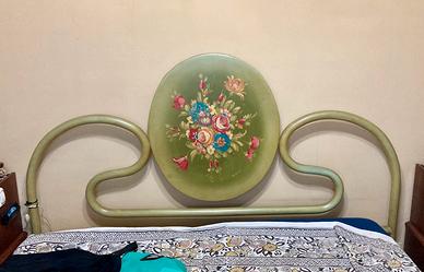 Letto matrimoniale vintage color verde salvia