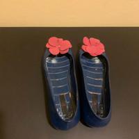 Ballerine zuiki blu scuro con fiocco fiore rosa su