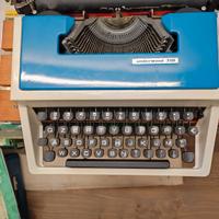 Macchina da scrivere olivetti