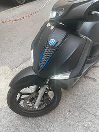 Motorino piaggio liberty s