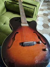 Chitarra semiacustica Yamaha