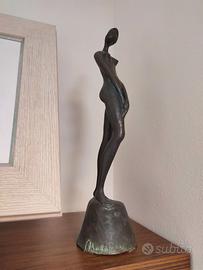 Statua nudo di donna