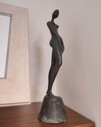 Statua nudo di donna