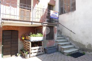 CASA DI CORTE A ROVESCALA