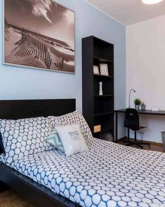 Stanza in appartamento di 105 m² a Cesano Boscone