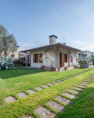 VILLA SINGOLA A GARDA