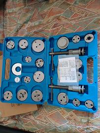 kit attrezzo sostituzione freni e dischi auto
