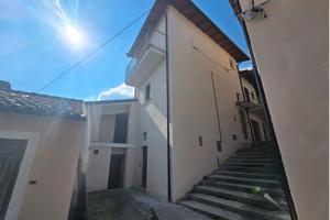 Casa indipendente cielo-terra