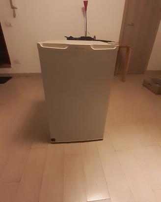 Frigo sotto tavolo