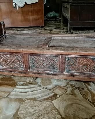 Cassapanca antica in legno