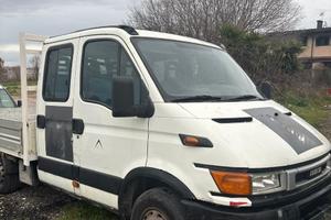 Iveco furgone 7 posti Diesel - Grande vano di cari