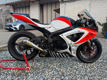 Suzuki GSX-R 600 2006 PISTA