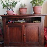 Mobile in legno stile arte povera