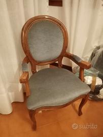 Poltroncina classica imbottita