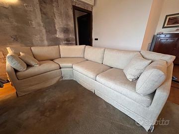 divano artigianale di tapezzieri di cantù