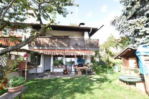 Renon: Casa bifamiliare con giardino