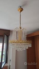 Lampadario con gocce in vetro