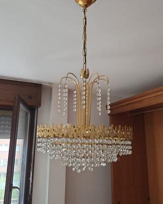 Lampadario con gocce in vetro