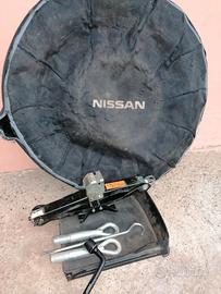 ruotino di scorta nissan con accessori 