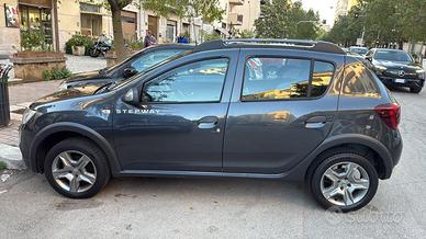Sandero Stepway 1.5 dci automatica come Nuova