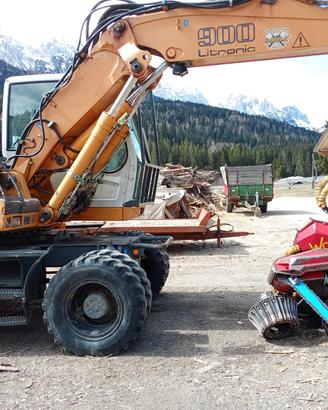Escavatore Liebherr A900C Litronic