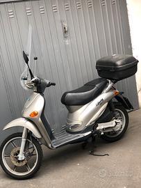 Scooter Liberty 125 350euro