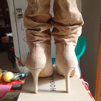 Stivaletti donna con tacco a spillo