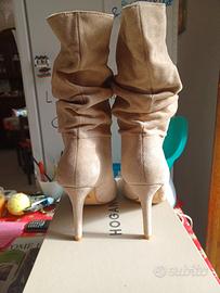 Stivaletti donna con tacco a spillo