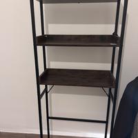 Scaffale in legno e acciaio