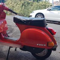 vespa P200E