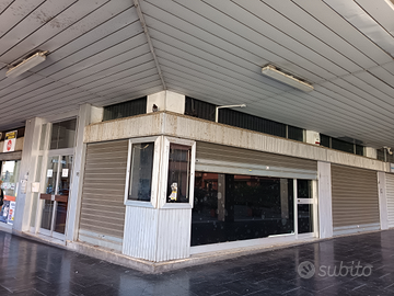 Negozio posizione molto visibile