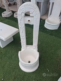 fontana in cemento bianco 