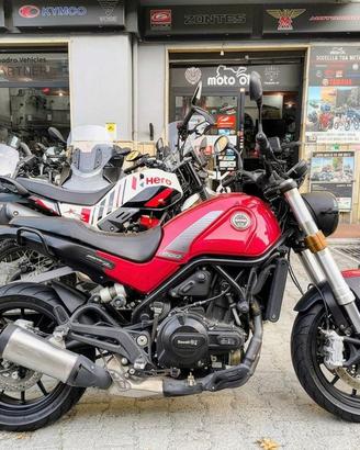 BENELLI Leoncino 500 .
