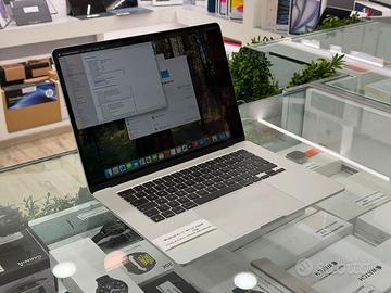 MacBook Air 15" M4 16/ 512GB - 2 CICLI DI CARICA