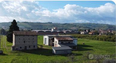 Tenuta in Sasso con Vista sul Castello di Vignola