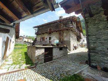 CASA SEMINDIPENDENTE A VALSAVARENCHE