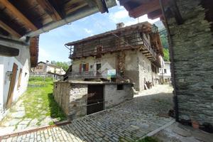 CASA SEMINDIPENDENTE A VALSAVARENCHE