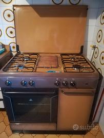 Macchina gas INDESIT