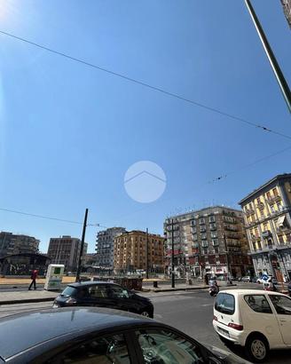 NEGOZIO A NAPOLI
