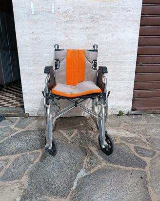 Sedia a Rotelle Pieghevole Leggera Alluminio
