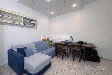 TRILOCALE CON BALCONE AMPIO