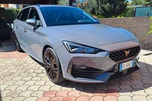 cupra leon hybrid  vz 245 cv